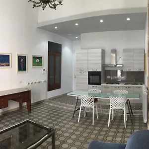 https://palazzo-caratozzolo.sicilyhotelsitaly.net